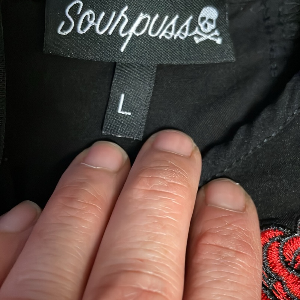 Sourpuss retro look Black and Red full skirt peep bust dress - Picture 3 of 8